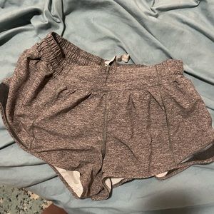 Gray LuLu Lemon hotty hot shorts 2.5 inches